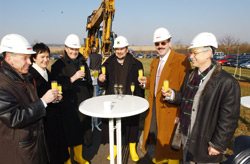 2-spatenstich-umtrunk.jpg (22111 Byte)